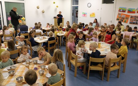 Tradicionalni slovenski zajtrk v Vrtcu Lendava. Foto: Duško Benin