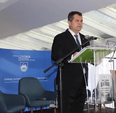 -1585670997160527595