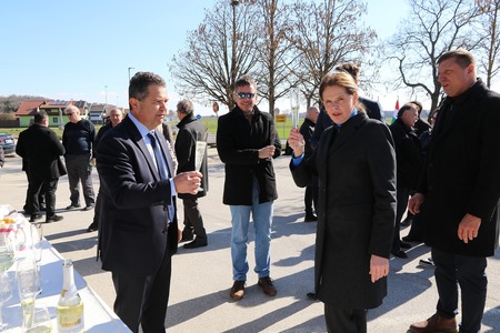 640385085_926347059902097_1506090910782640931_n